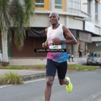 Runner Photo 7997333