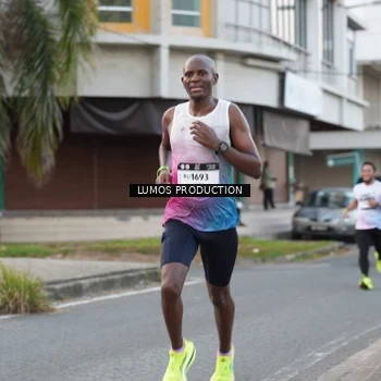 Runner Photo 7997336