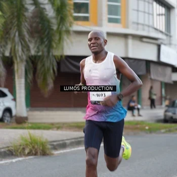 Runner Photo 7997342