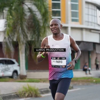 Runner Photo 7997343