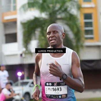 Runner Photo 7997348