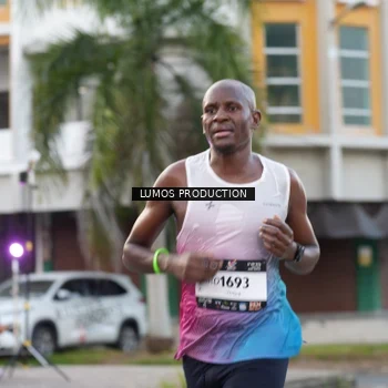 Runner Photo 7997351
