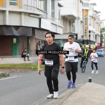 Runner Photo 7997510