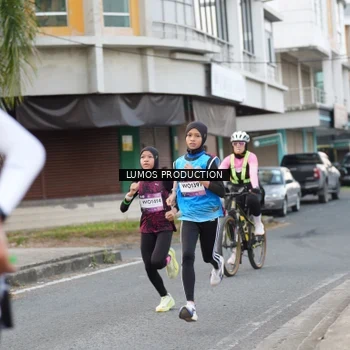 Runner Photo 7997549