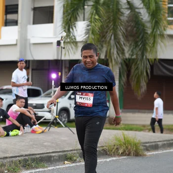 Runner Photo 7997937