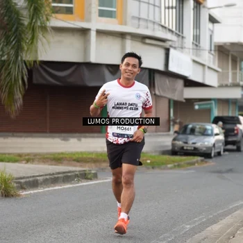 Runner Photo 7998010
