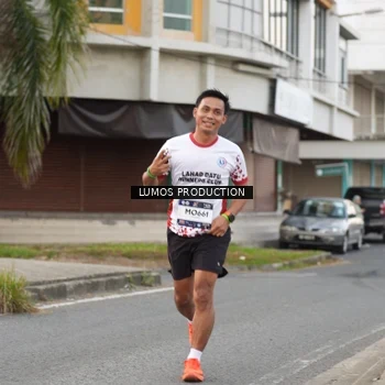 Runner Photo 7998012