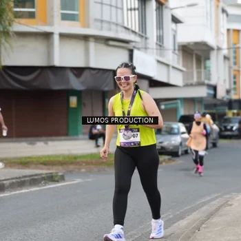 Runner Photo 7998121