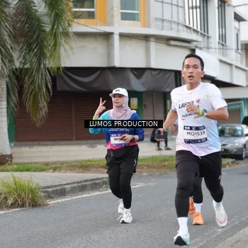 Runner Photo 7998170