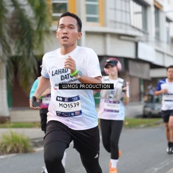 Runner Photo 7998179