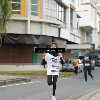 Runner Photo 7998272