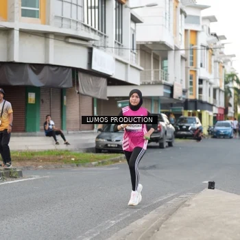 Runner Photo 7998311