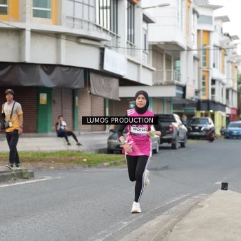 Runner Photo 7998318