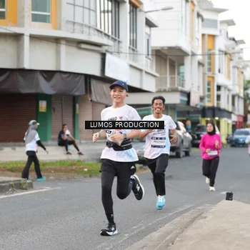 Runner Photo 7998360