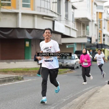 Runner Photo 7998373