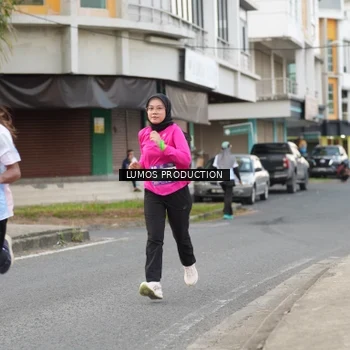 Runner Photo 7998376