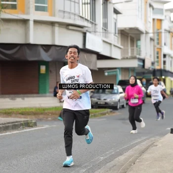 Runner Photo 7998378