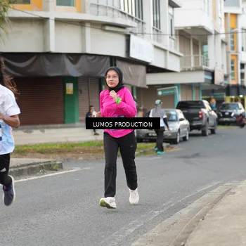 Runner Photo 7998382