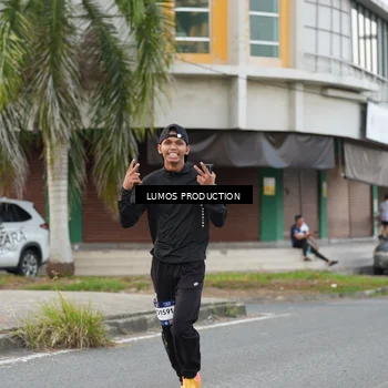Runner Photo 7998442