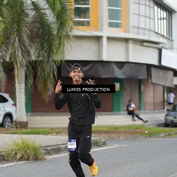 Runner Photo 7998443
