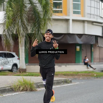 Runner Photo 7998446