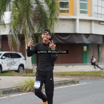 Runner Photo 7998450