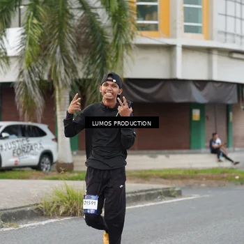 Runner Photo 7998451