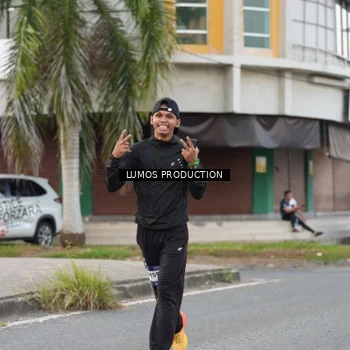 Runner Photo 7998456