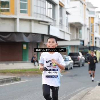 Runner Photo 7998572