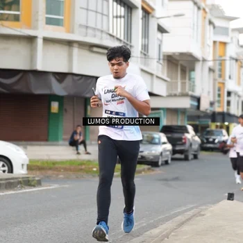 Runner Photo 7998657