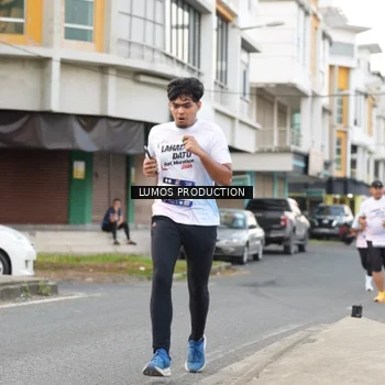 Runner Photo 7998659