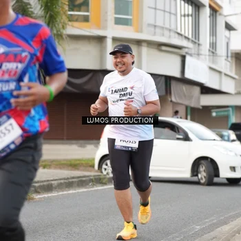 Runner Photo 7998679