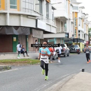 Runner Photo 7998689