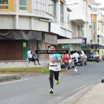 Runner Photo 7998693