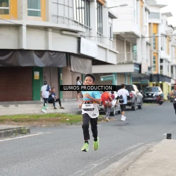 Runner Photo 7998696