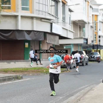 Runner Photo 7998699