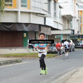 Runner Photo 7998700