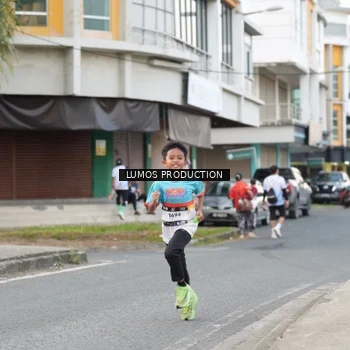 Runner Photo 7998705