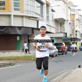 Runner Photo 7998738