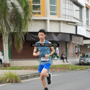 Runner Photo 7998757