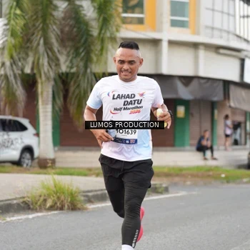 Runner Photo 7999035