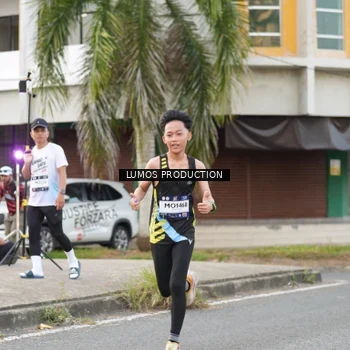 Runner Photo 7999037