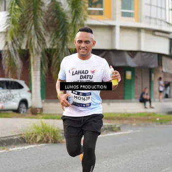 Runner Photo 7999039