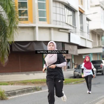 Runner Photo 7999050