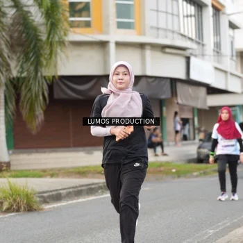 Runner Photo 7999056