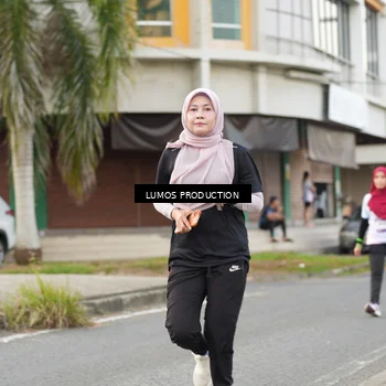 Runner Photo 7999060