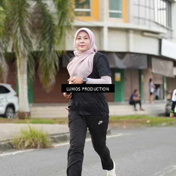 Runner Photo 7999063