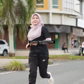 Runner Photo 7999064