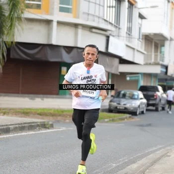 Runner Photo 7999135