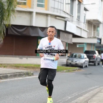 Runner Photo 7999137